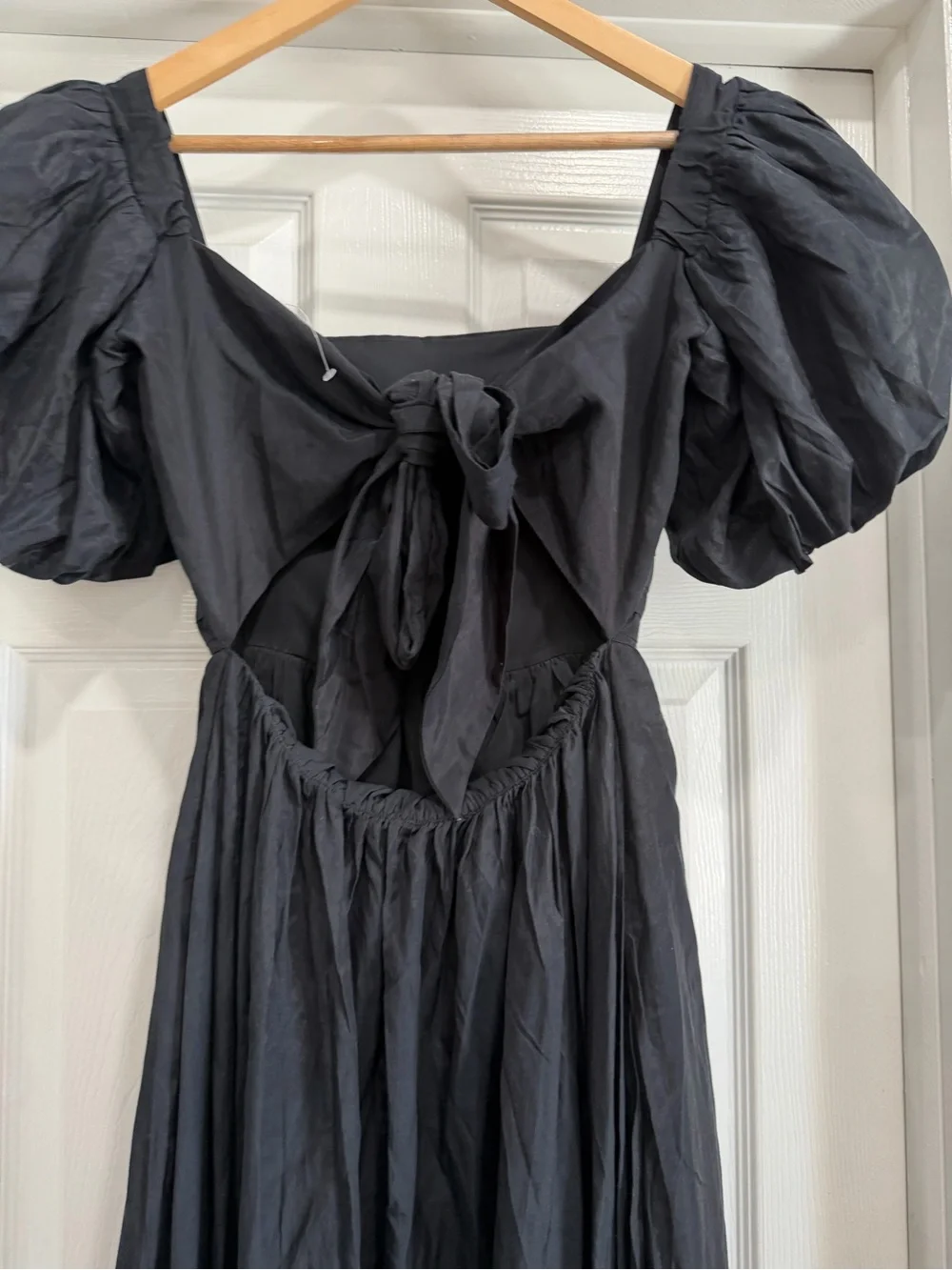 Abercrombie & Fitch Black Puff-Sleeve Tiered Maxi Dress